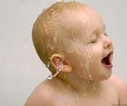 pic for HD cute baby bathing 960x800